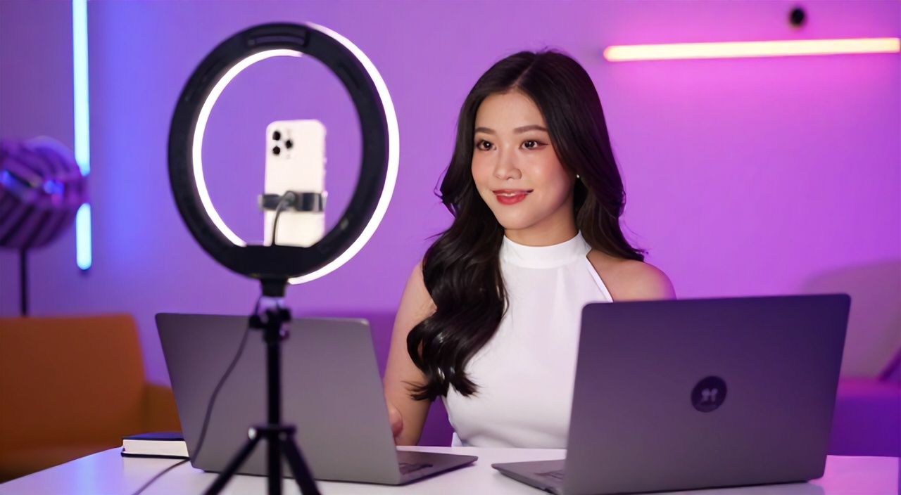Cấu Hình Máy Live TikTok: PC & Điện Thoại Cần Gì?